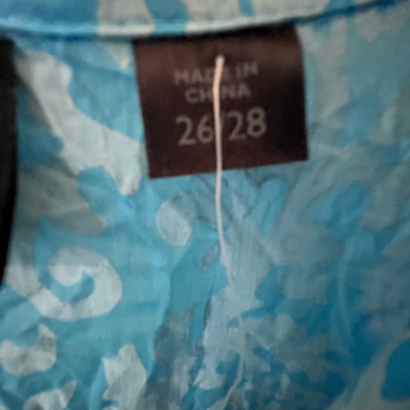 NWT Avenue lightweight Light Blue Paisley button up  Shirt.  size 26/28 - Picture 3 of 8